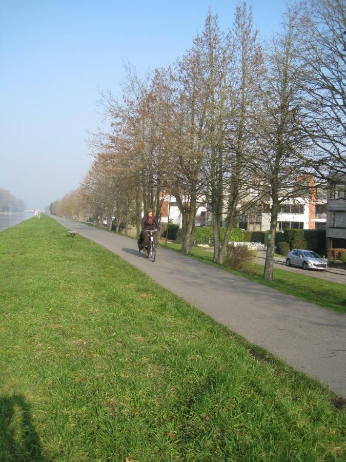 Aan De Vaart Apartman Mechelen Kültér fotó